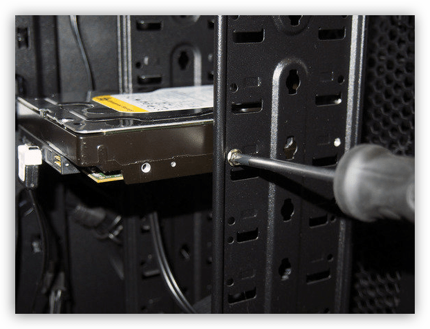 винты удерживающие жесткий диск в боксе в системном блоке