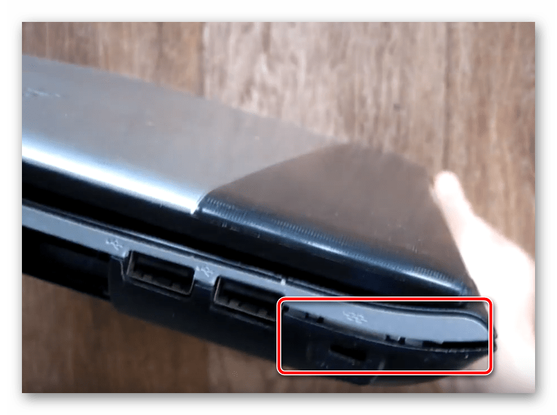 Отсоединение задней крышки ноутбука Samsung