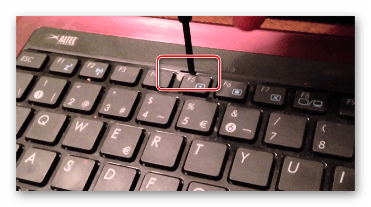 Демонтаж креплений клавиатуры на ноутбуке ASUS