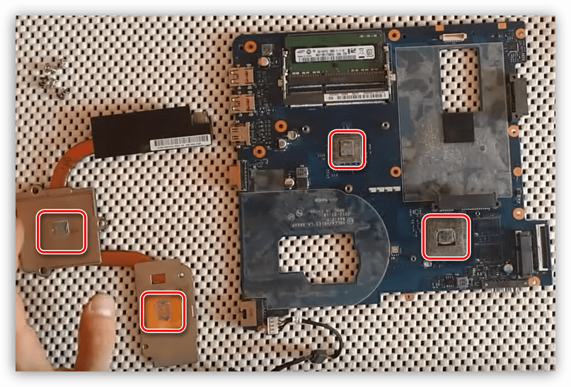 Удаление старой термопасты с системы охлаждения на ноутбуке Samsung NP355E5X-S01RU