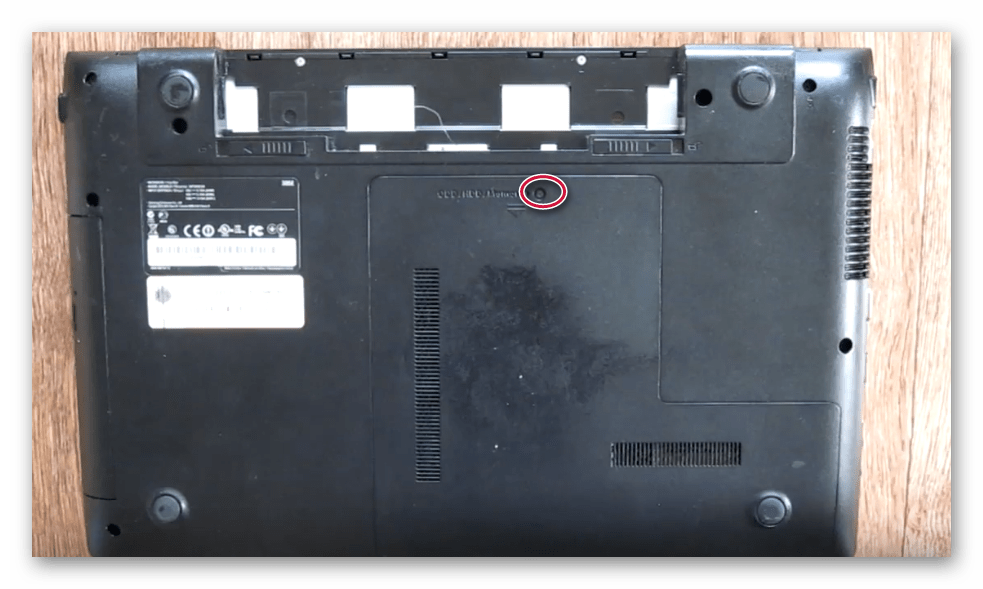 Снятие задней панели ноутбука Samsung