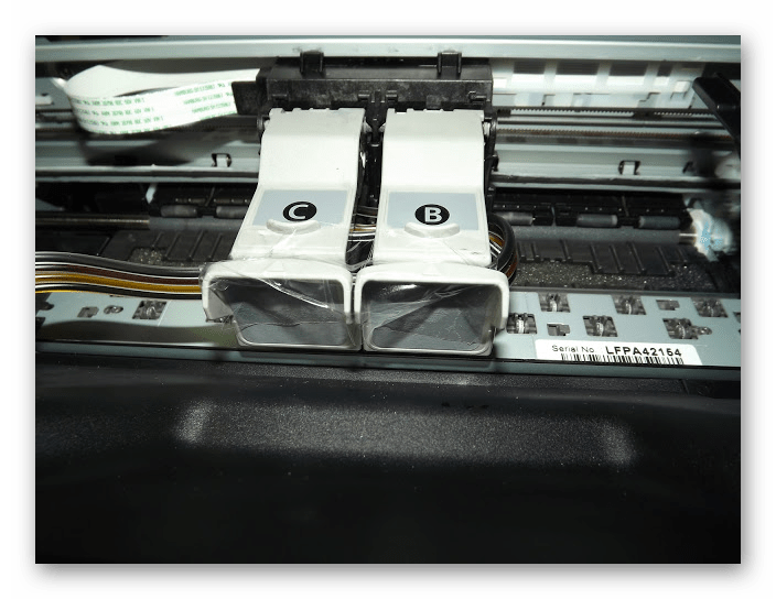 Закрепление шлейфа скотчем после установки картриджей с СНПЧ в принтер Canon Pixma MP250
