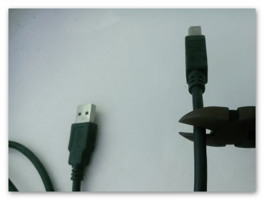 Отрезаем конец USB-провода